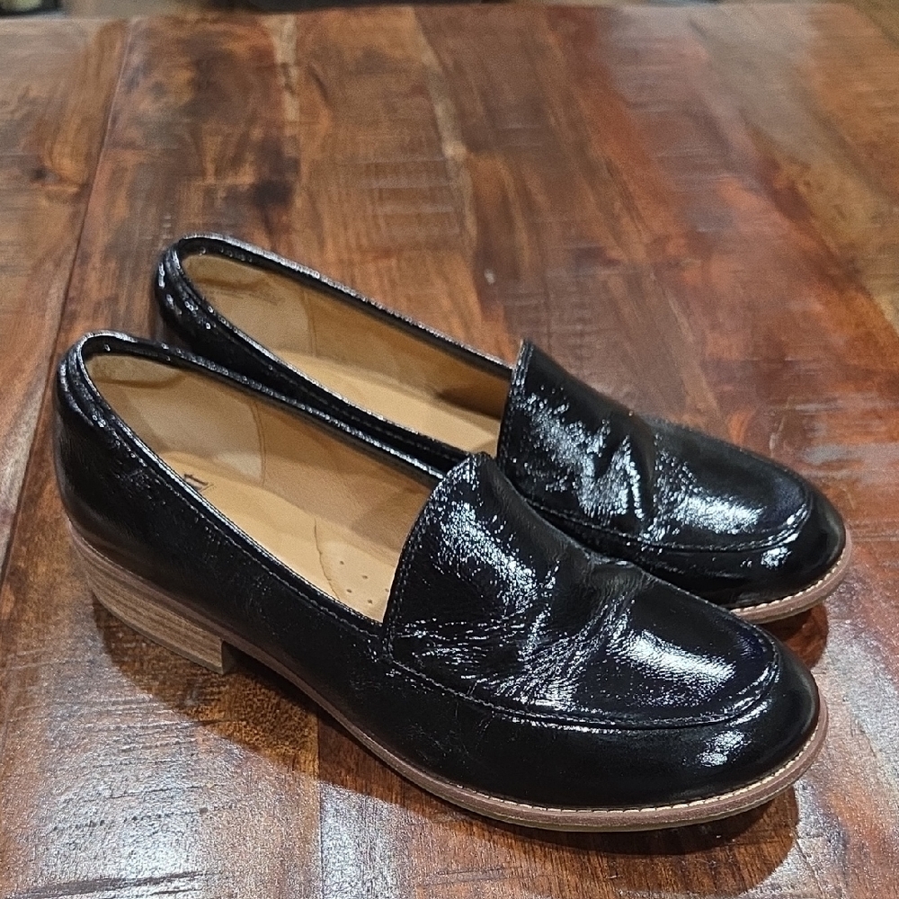 Elegant Black Sofft Loafers for Women Size 10